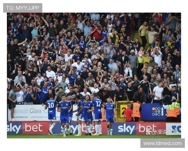 全明星阵容挑战尤文图斯巅峰对决引发球迷热议与期待